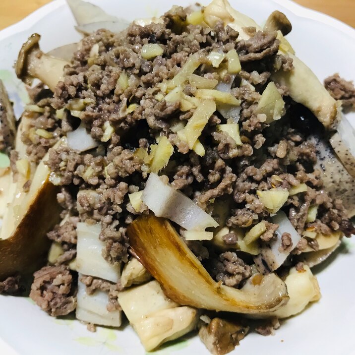 【食感◎】エリンギとレンコンの牛ひき肉炒め